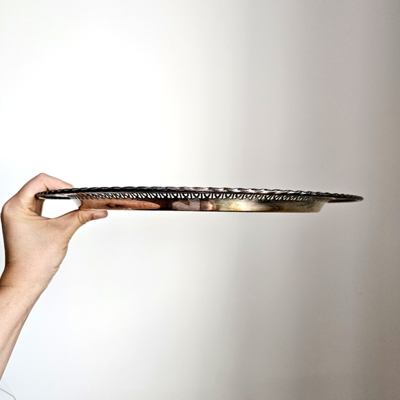 Antique WM Rogers Silver Plate Round Tray 4172, Round Serving Tray, Aged Patina - Picture 4 of 15